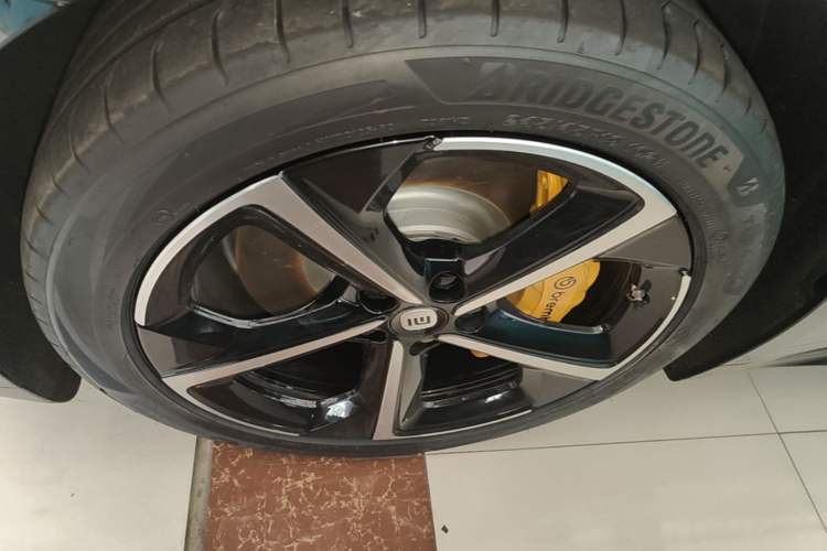 Used Xiaomi Auto SU7 2024 Four-Wheel Drive Ultra-Long Range Advanced Intelligent Driving Max Edition Exterior 4