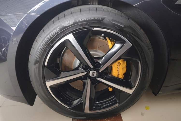 Used Xiaomi Auto SU7 2024 Four-Wheel Drive Ultra-Long Range Advanced Intelligent Driving Max Edition Exterior 4