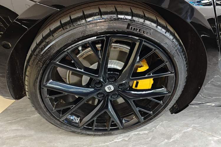 Used Xiaomi Auto SU7 2024 Four-Wheel Drive Ultra-Long Range Advanced Intelligent Driving Max Edition Exterior 4