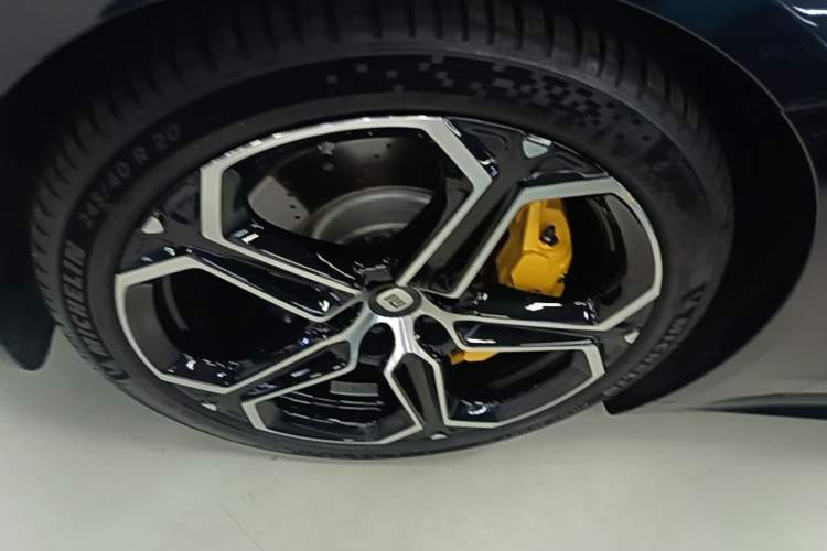 Used Xiaomi Auto SU7 2024 Four-Wheel Drive Ultra-Long Range Advanced Intelligent Driving Max Edition Exterior 4