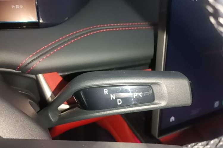 Used Xiaomi Auto SU7 2024 Rear-Drive Ultra-Long Range Advanced Pro-Level Intelligent Driving Version Gear Lever