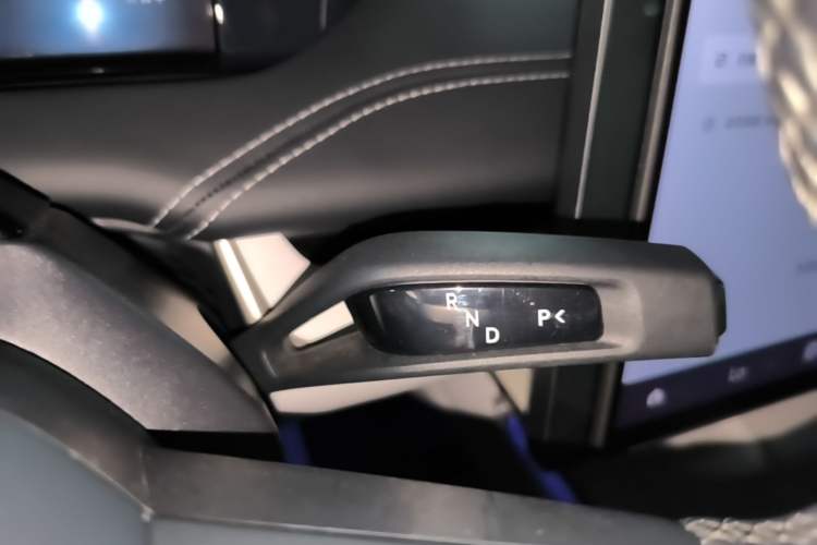 Used Xiaomi Auto SU7 2024 Four-Wheel Drive Ultra-Long Range Advanced Intelligent Driving Max Edition Gear Lever