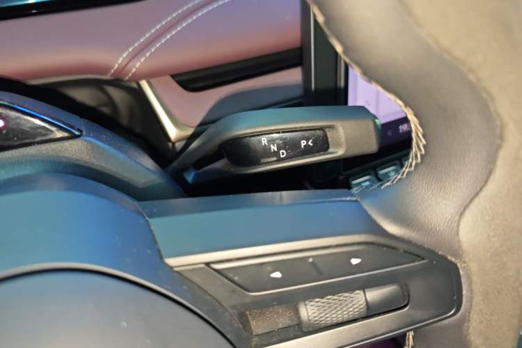 Used Xiaomi Auto SU7 2024 Four-Wheel Drive Ultra-Long Range Advanced Intelligent Driving Max Edition Gear Lever