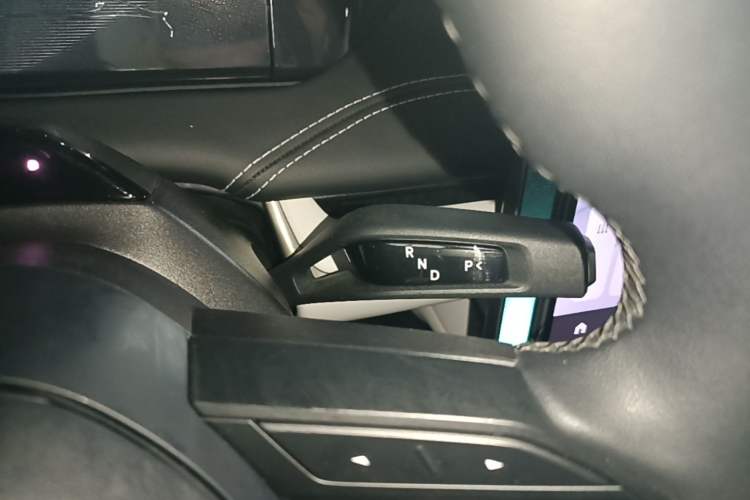 Used Xiaomi Auto SU7 2024 Four-Wheel Drive Ultra-Long Range Advanced Intelligent Driving Max Edition Gear Lever
