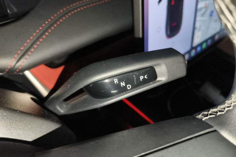 Used Xiaomi Auto SU7 2024 Four-Wheel Drive Ultra-Long Range Advanced Intelligent Driving Max Edition Gear Lever