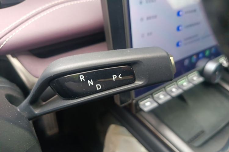 Used Xiaomi Auto SU7 2024 Four-Wheel Drive Ultra-Long Range Advanced Intelligent Driving Max Edition Gear Lever