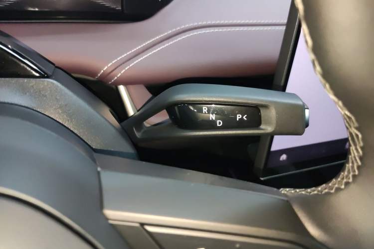 Used Xiaomi Auto SU7 2024 Rear-Drive Ultra-Long Range Advanced Pro-Level Intelligent Driving Version Gear Lever
