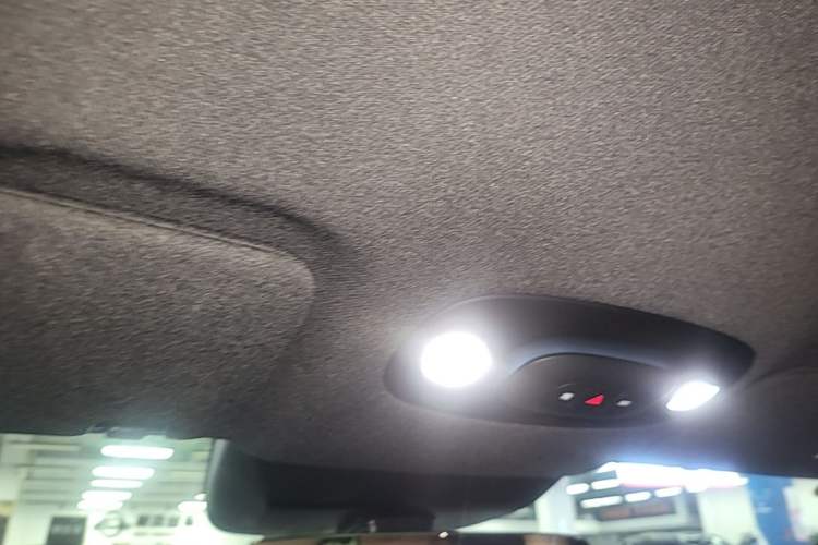 Used Xiaomi Auto SU7 2024 Rear-Drive Long-Range Intelligent Driving Version Headliner