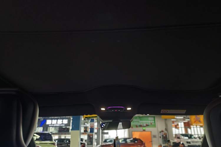 Used Xiaomi Auto SU7 2024 Four-Wheel Drive Ultra-Long Range Advanced Intelligent Driving Max Edition Headliner