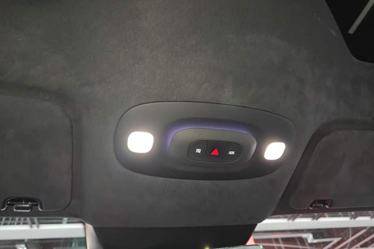 Used Xiaomi Auto SU7 2024 Four-Wheel Drive Ultra-Long Range Advanced Intelligent Driving Max Edition Headliner