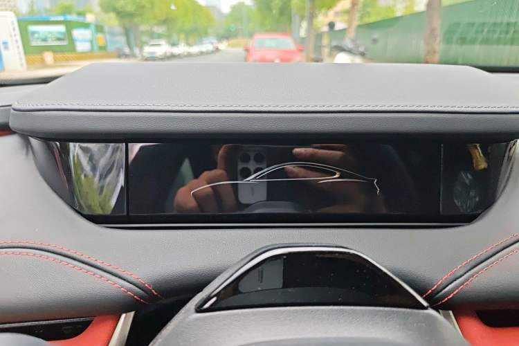 Used Xiaomi Auto SU7 2024 Four-Wheel Drive Ultra-Long Range Advanced Intelligent Driving Max Edition Instrument Cluster