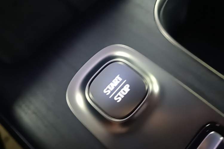 Used Xiaomi Auto SU7 2024 Rear-Drive Long-Range Intelligent Driving Version Interior 1