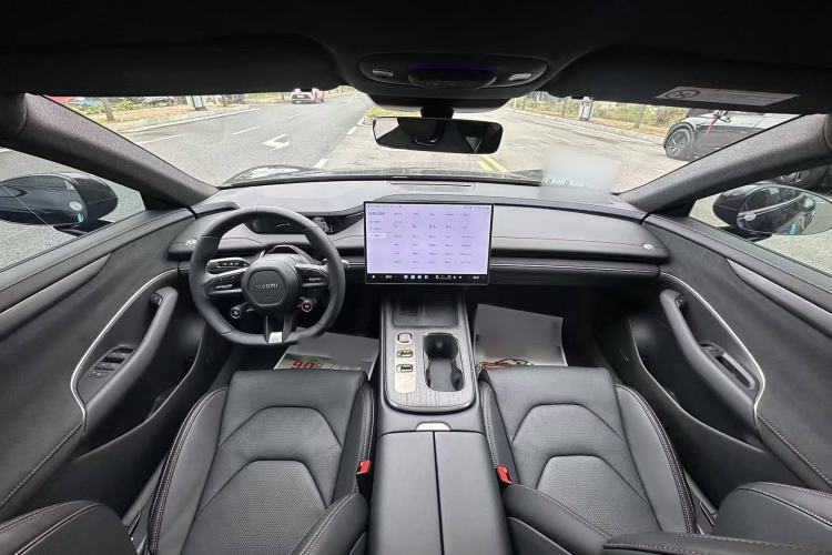 Used Xiaomi Auto SU7 2024 Rear-Drive Long-Range Intelligent Driving Version Interior 1