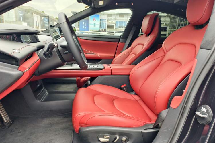Used Xiaomi Auto SU7 2024 Four-Wheel Drive Ultra-Long Range Advanced Intelligent Driving Max Edition Interior 2