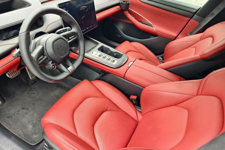Used Xiaomi Auto SU7 2024 Four-Wheel Drive Ultra-Long Range Advanced Intelligent Driving Max Edition Interior 3