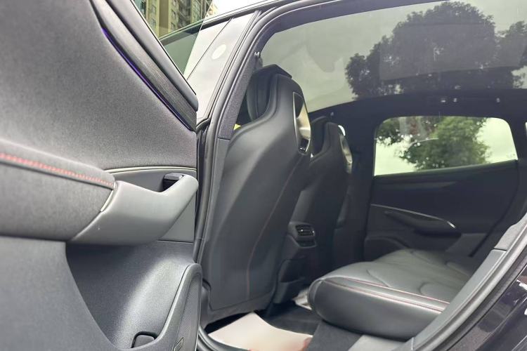 Used Xiaomi Auto SU7 2024 Rear-Drive Long-Range Intelligent Driving Version Interior 3