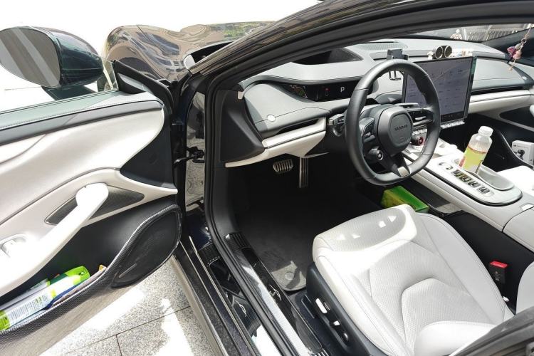 Used Xiaomi Auto SU7 2024 Four-Wheel Drive Ultra-Long Range Advanced Intelligent Driving Max Edition Interior 3