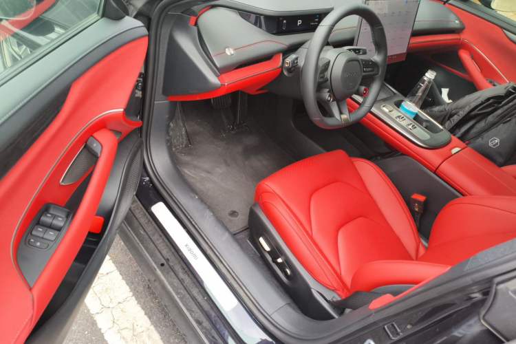 Used Xiaomi Auto SU7 2024 Rear-Drive Ultra-Long Range Advanced Pro-Level Intelligent Driving Version Interior 3