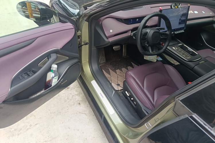 Used Xiaomi Auto SU7 2024 Four-Wheel Drive Ultra-Long Range Advanced Intelligent Driving Max Edition Interior 3