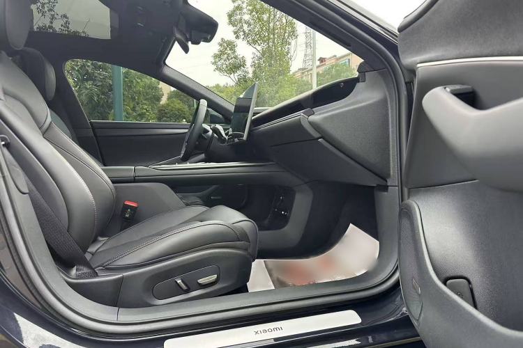 Used Xiaomi Auto SU7 2024 Rear-Drive Long-Range Intelligent Driving Version Interior 4