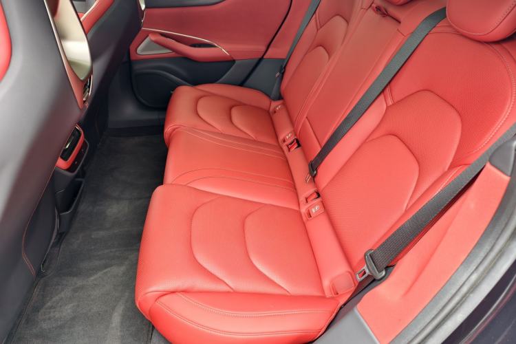 Used Xiaomi Auto SU7 2024 Four-Wheel Drive Ultra-Long Range Advanced Intelligent Driving Max Edition Interior 5