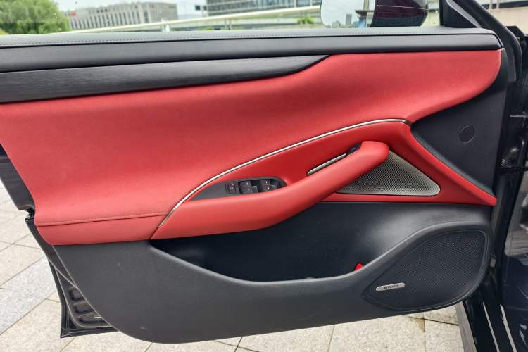 Used Xiaomi Auto SU7 2024 Four-Wheel Drive Ultra-Long Range Advanced Intelligent Driving Max Edition Interior 9