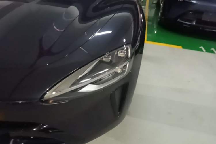 Used Xiaomi Auto SU7 2024 Rear-Drive Ultra-Long Range Advanced Pro-Level Intelligent Driving Version Left Front Headlight