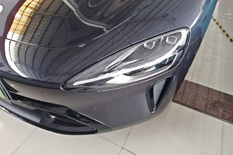 Used Xiaomi Auto SU7 2024 Four-Wheel Drive Ultra-Long Range Advanced Intelligent Driving Max Edition Left Front Headlight