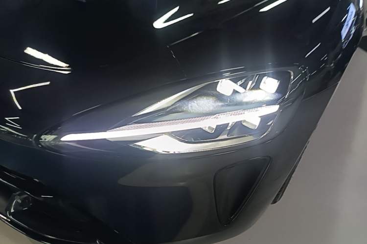 Used Xiaomi Auto SU7 2024 Rear-Drive Long-Range Intelligent Driving Version Left Front Headlight