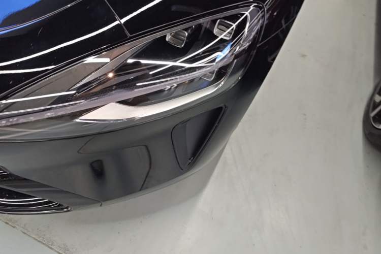 Used Xiaomi Auto SU7 2024 Four-Wheel Drive Ultra-Long Range Advanced Intelligent Driving Max Edition Left Front Headlight
