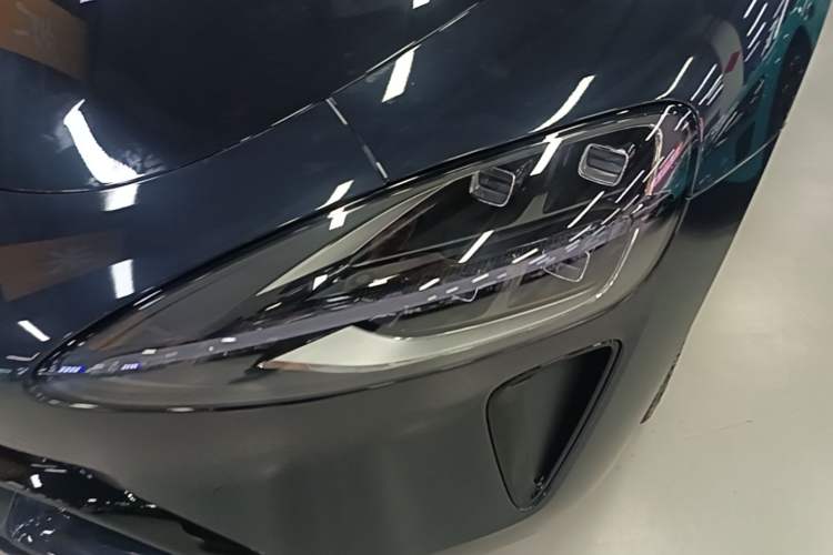 Used Xiaomi Auto SU7 2024 Four-Wheel Drive Ultra-Long Range Advanced Intelligent Driving Max Edition Left Front Headlight