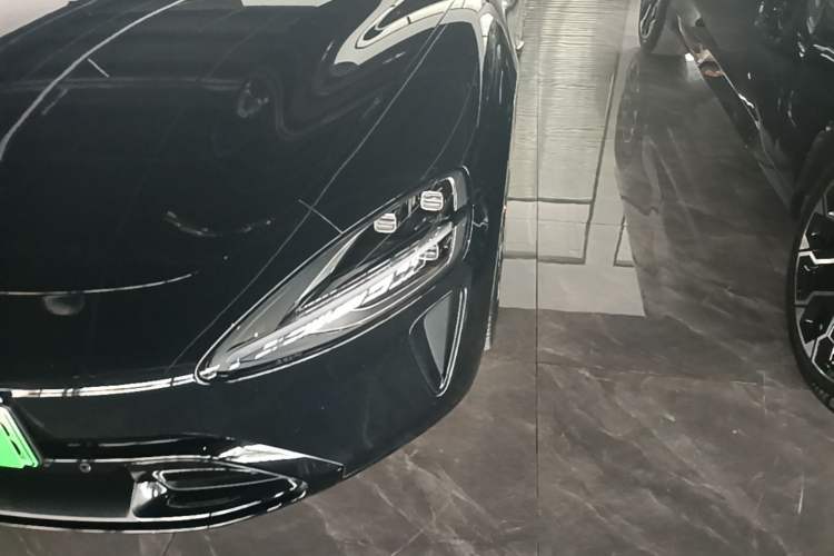Used Xiaomi Auto SU7 2024 Four-Wheel Drive Ultra-Long Range Advanced Intelligent Driving Max Edition Left Front Headlight
