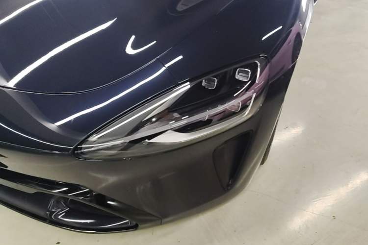 Used Xiaomi Auto SU7 2024 Four-Wheel Drive Ultra-Long Range Advanced Intelligent Driving Max Edition Left Front Headlight