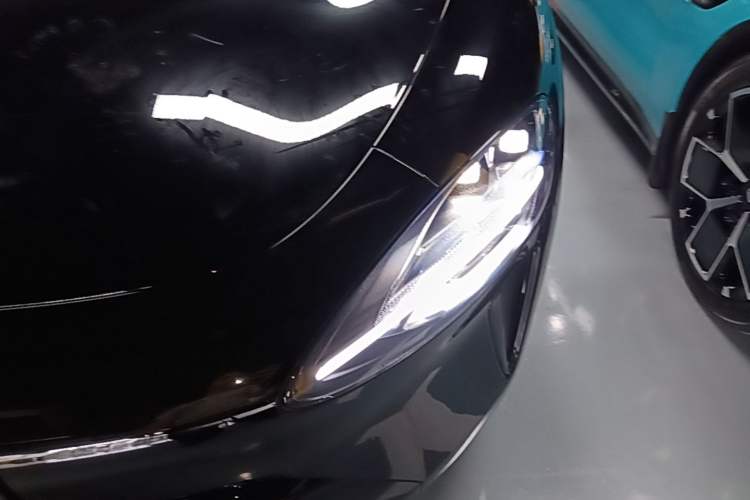Used Xiaomi Auto SU7 2024 Rear-Drive Long-Range Intelligent Driving Version Left Front Headlight