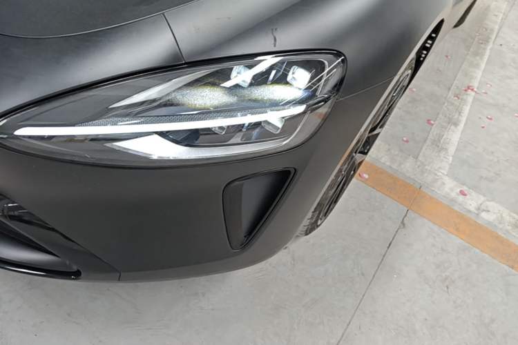 Used Xiaomi Auto SU7 2024 Four-Wheel Drive Ultra-Long Range Advanced Intelligent Driving Max Edition Left Front Headlight
