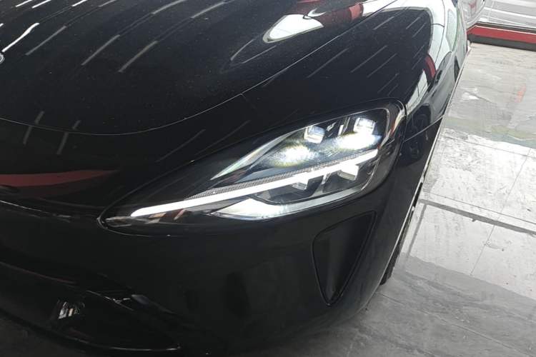 Used Xiaomi Auto SU7 2024 Four-Wheel Drive Ultra-Long Range Advanced Intelligent Driving Max Edition Left Front Headlight