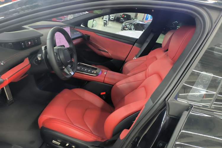 Used Xiaomi Auto SU7 2024 Four-Wheel Drive Ultra-Long Range Advanced Intelligent Driving Max Edition Left Front Seat