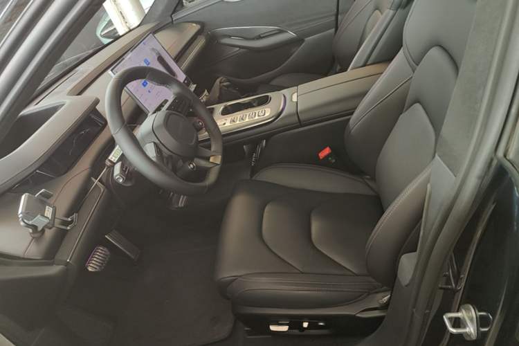Used Xiaomi Auto SU7 2024 Four-Wheel Drive Ultra-Long Range Advanced Intelligent Driving Max Edition Left Front Seat