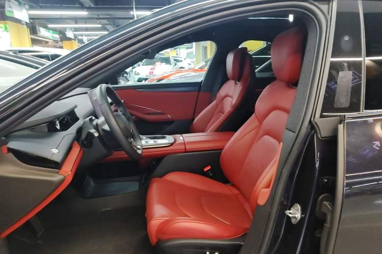 Used Xiaomi Auto SU7 2024 Rear-Drive Ultra-Long Range Advanced Pro-Level Intelligent Driving Version Left Front Seat
