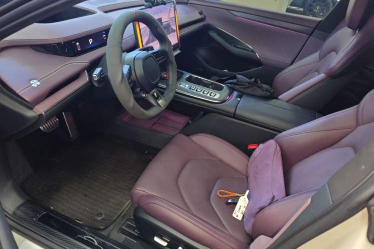 Used Xiaomi Auto SU7 2024 Four-Wheel Drive Ultra-Long Range Advanced Intelligent Driving Max Edition Left Front Seat