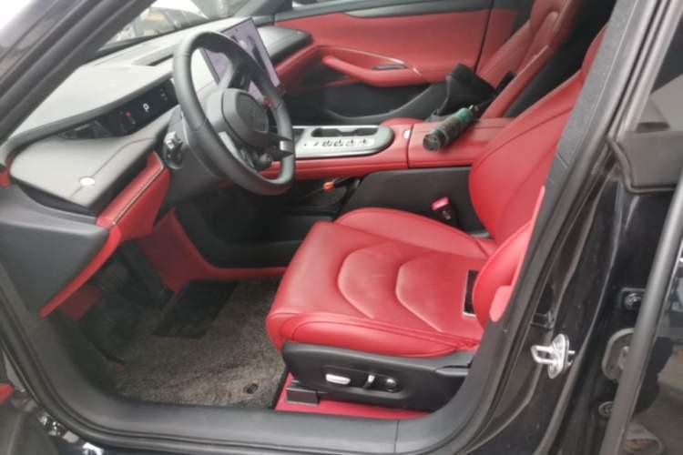 Used Xiaomi Auto SU7 2024 Rear-Drive Ultra-Long Range Advanced Pro-Level Intelligent Driving Version Left Front Seat