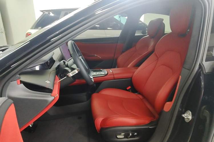 Used Xiaomi Auto SU7 2024 Four-Wheel Drive Ultra-Long Range Advanced Intelligent Driving Max Edition Left Front Seat