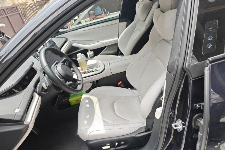 Used Xiaomi Auto SU7 2024 Four-Wheel Drive Ultra-Long Range Advanced Intelligent Driving Max Edition Left Front Seat