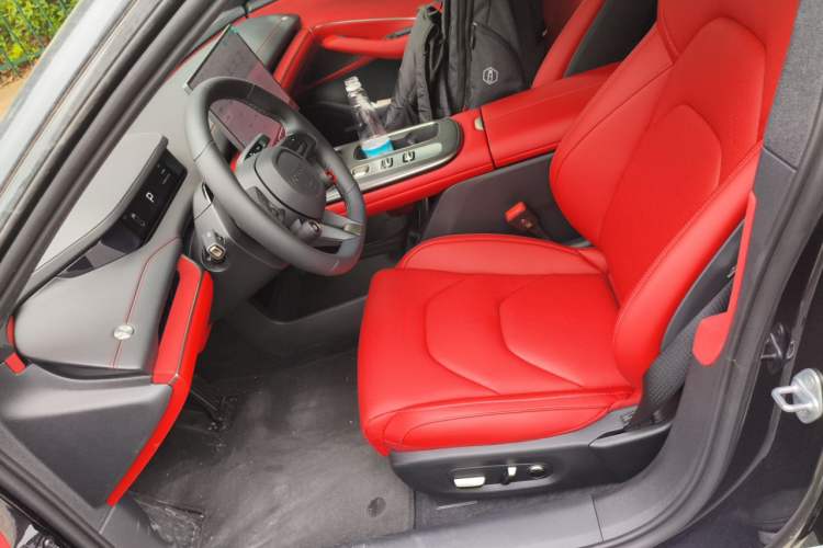Used Xiaomi Auto SU7 2024 Rear-Drive Ultra-Long Range Advanced Pro-Level Intelligent Driving Version Left Front Seat