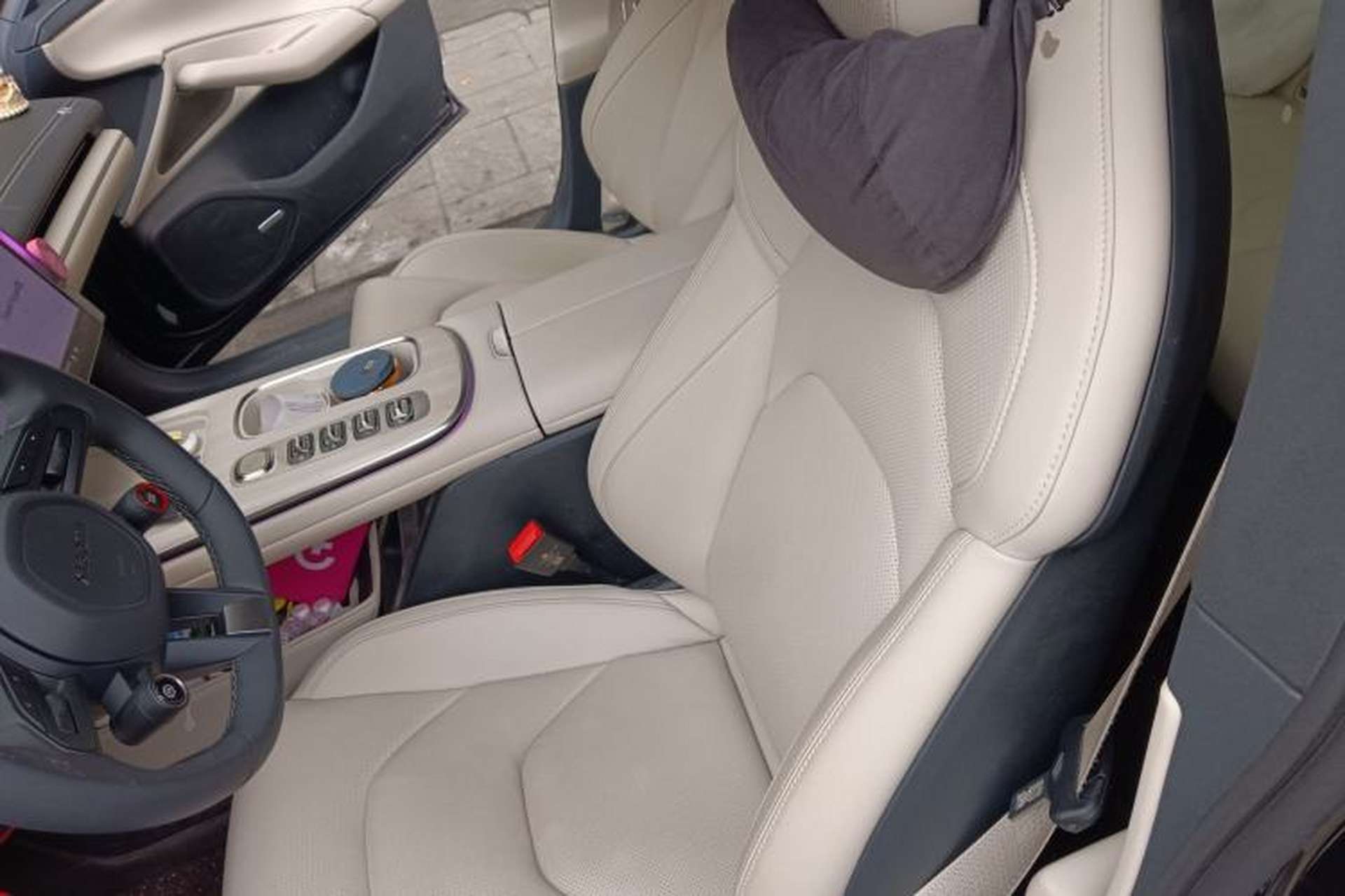 Used Xiaomi Auto SU7 2024 Four-Wheel Drive Ultra-Long Range Advanced Intelligent Driving Max Edition Left Front Seat