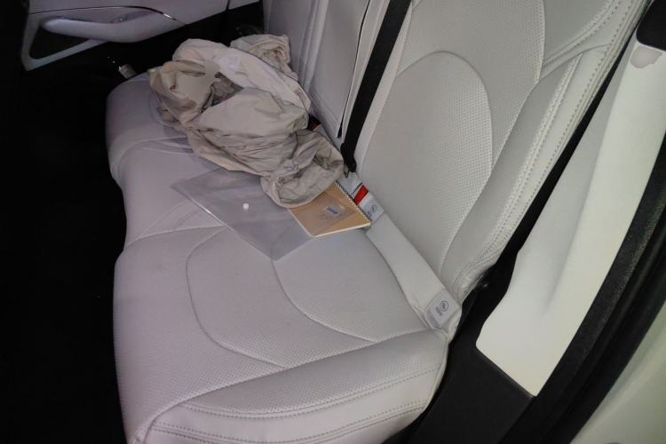 Used Xiaomi Auto SU7 2024 Four-Wheel Drive Ultra-Long Range Advanced Intelligent Driving Max Edition Left Rear Seat