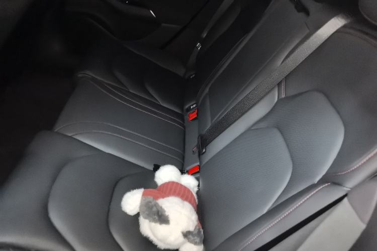 Used Xiaomi Auto SU7 2024 Rear-Drive Ultra-Long Range Advanced Pro-Level Intelligent Driving Version Left Rear Seat