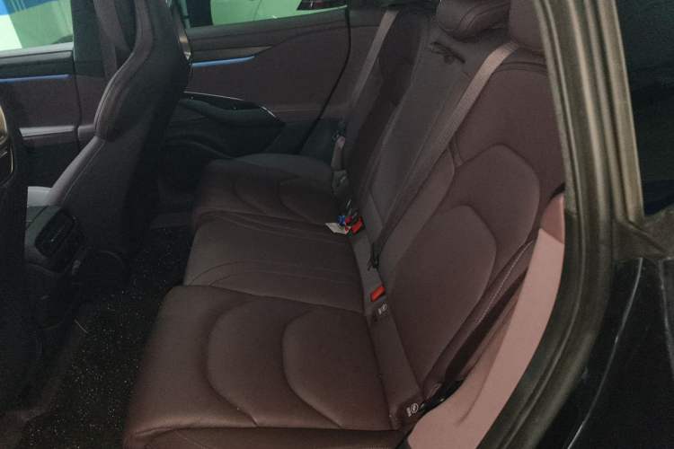 Used Xiaomi Auto SU7 2024 Rear-Drive Long-Range Intelligent Driving Version Left Rear Seat
