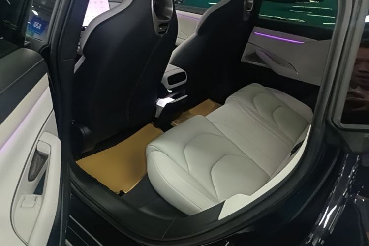 Used Xiaomi Auto SU7 2024 Four-Wheel Drive Ultra-Long Range Advanced Intelligent Driving Max Edition Left Rear Seat