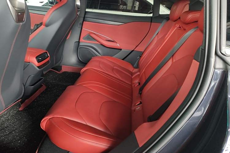 Used Xiaomi Auto SU7 2024 Rear-Drive Standard Founder Edition Left Rear Seat